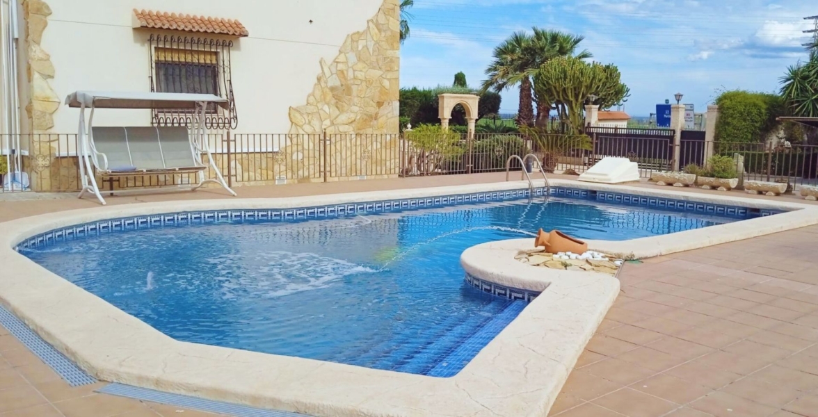 Villa in Elche