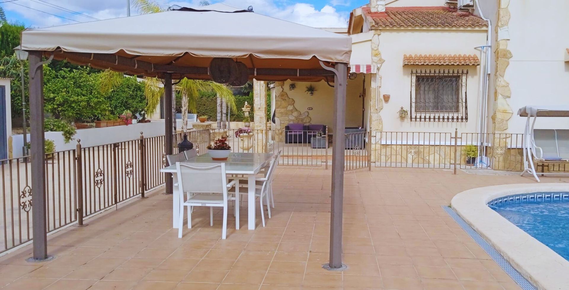 Villa in Elche